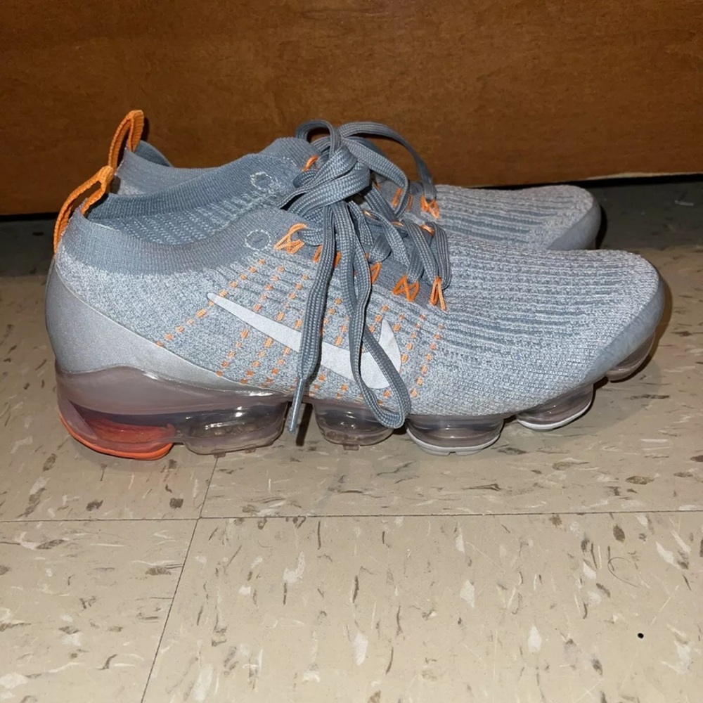 Nike flyknit vapor max v3 orange men’s size 8